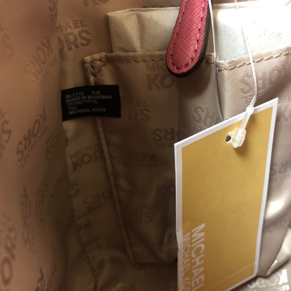 Gaby’sBags👜💕- NWT Michael Kors Large Tote Tulip - Picture 8 of 8